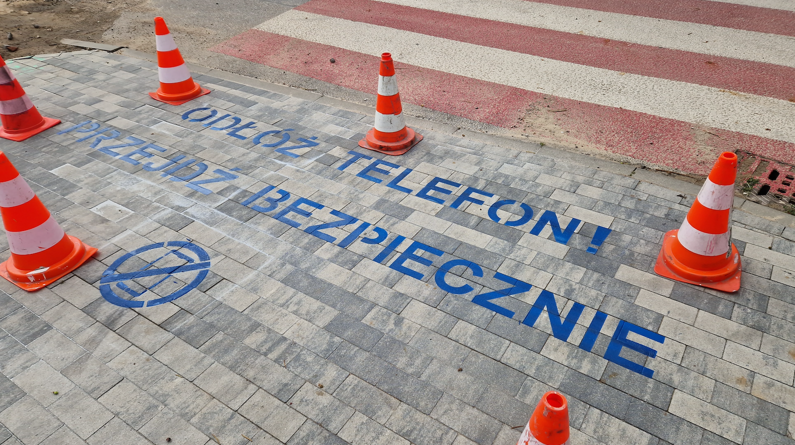 Odłóż telefon